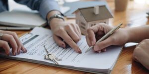 How Corporate Lawyers Protect Businesses from Legal Risks and Liabilities